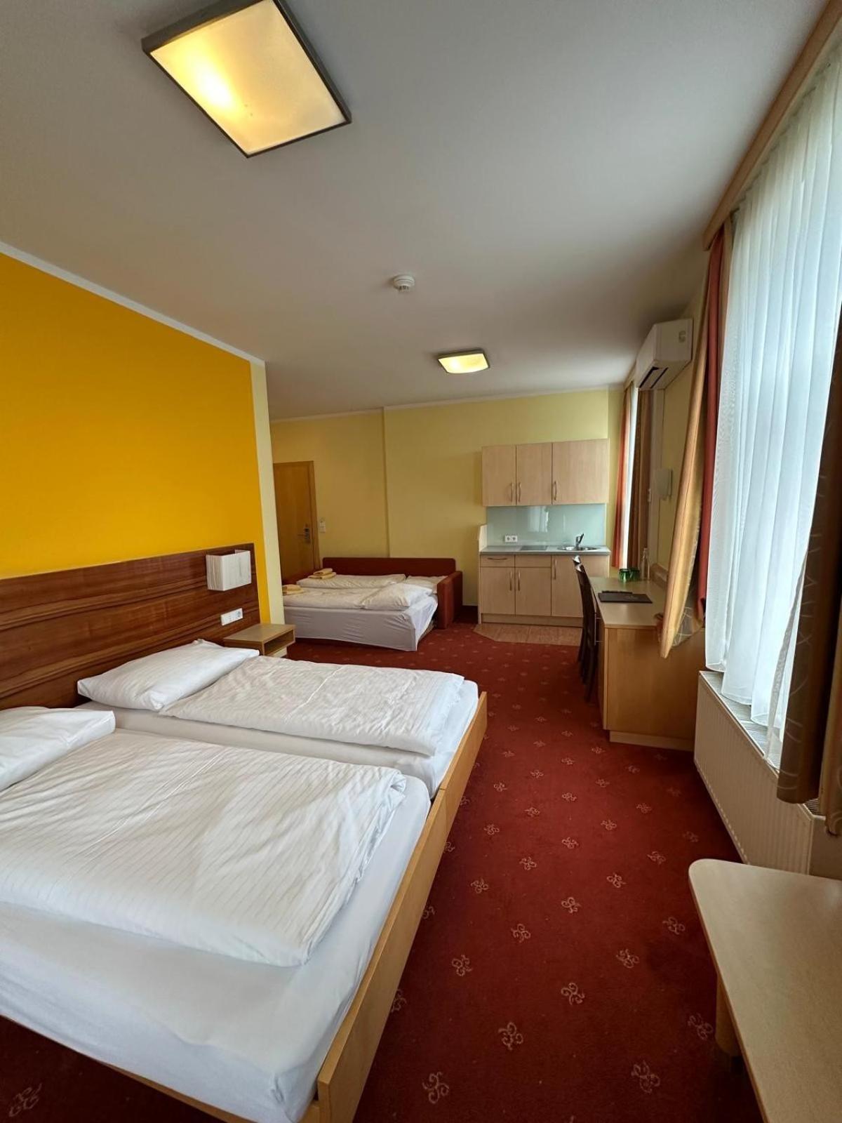 Hotel Zur Post Sankt Valentin Extérieur photo