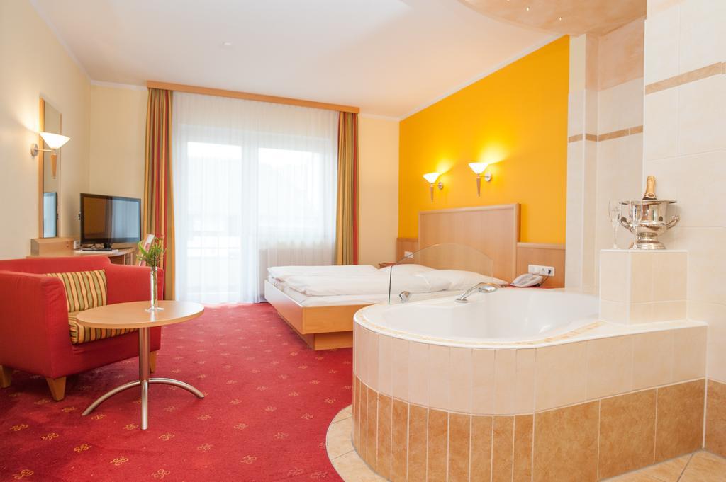 Hotel Zur Post Sankt Valentin Extérieur photo